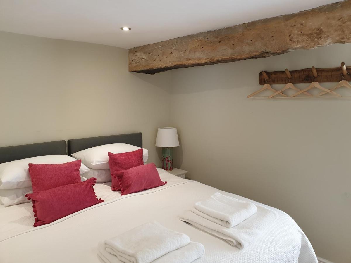 Trouble House Hotell Tetbury Exteriör bild