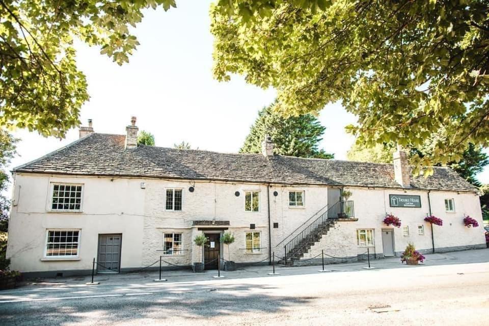 Trouble House Hotell Tetbury Exteriör bild